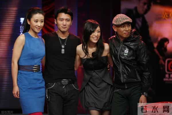 女神张静初黑丝高跟出席活动旧照