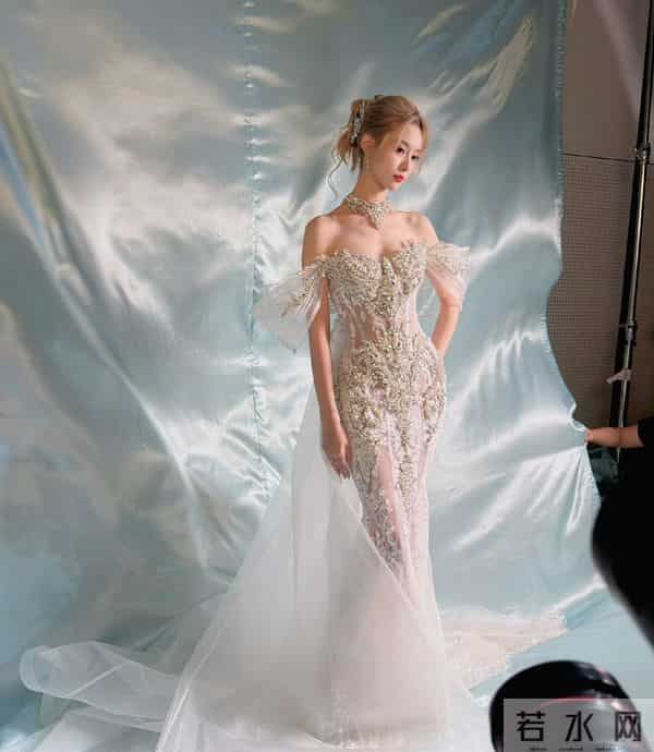 徐艺洋身材绝了!婚纱国风造型切换,玲珑曲线美到犯规!