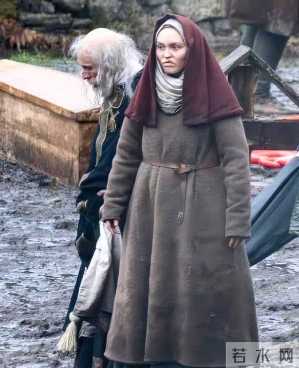 天啊,这居然是德普的女儿, 为了甩掉星二代标签新片造型突破很大