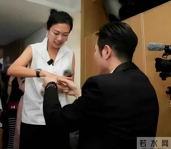 娶大14岁经纪人,结婚仅2年的萧敬腾,已经尝到了老妻少夫的烦恼