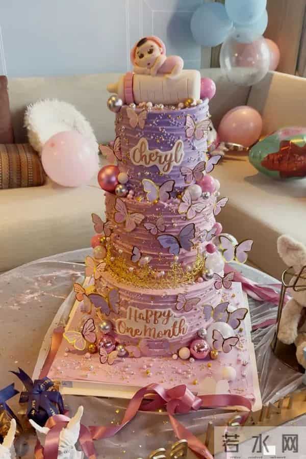 方媛晒三胎女儿满月合照，产后身材依旧能打，郭富城女儿奴实锤