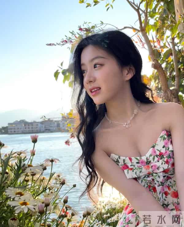 包上恩 抹胸短裙