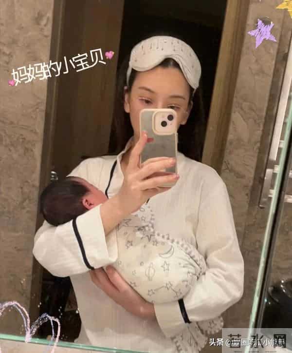 方媛晒小女儿满月照,恢复神速大秀好身材,就连皮肤也光滑透亮