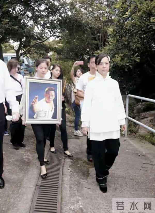 刘家良骨灰被盗后续:遗孀不打算赎回,1500万出售龛位作慈善捐助