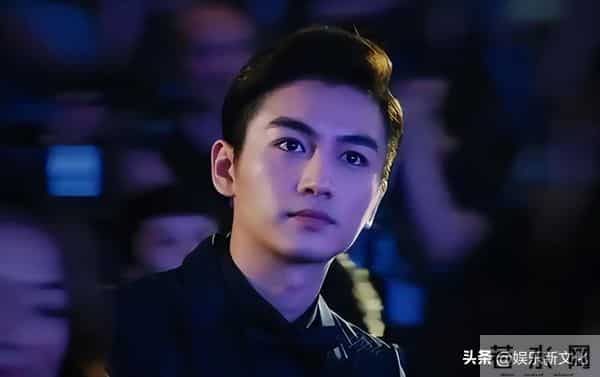 男人别太瘦！38岁陈晓现身活动，脸颊凹陷、眼纹密布不敢认！