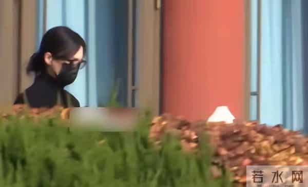 罗晋父亲葬礼过后,唐嫣首发声!取消重要活动,疑似为公公守孝