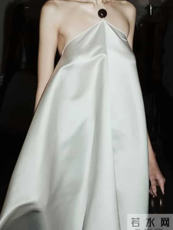 老钱风全面升级!“高净值穿搭”才是今秋顶流