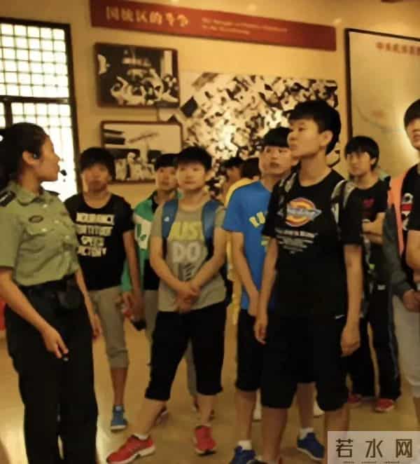 真的超戳！小时候帅萌酷盖，现在甜飒妹宝，从小到大都超有辨识度