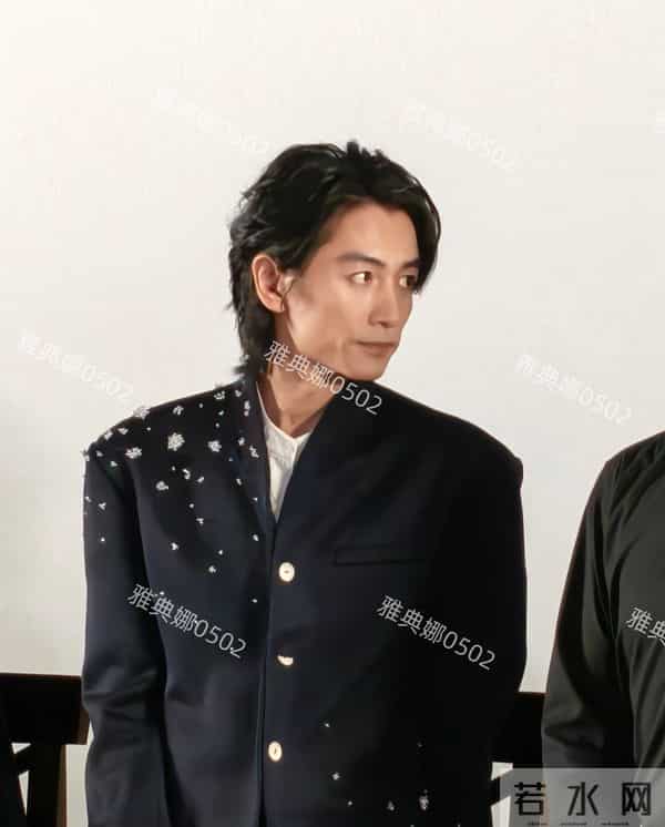 天啊,陈晓怎么瘦脱相了? 猛一看以为是朱一龙或魏晨差点没认出来