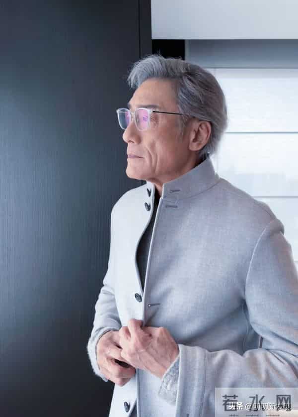 法拉利老了也是法拉利,花白头发、络腮胡,老而不衰的8位男星!