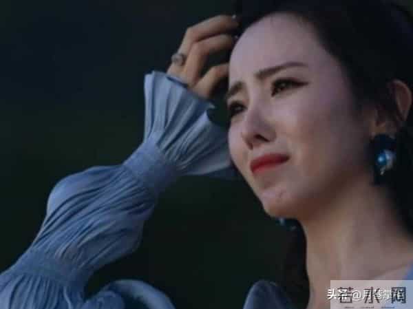 看破不说破，离开央视拼命赚钱的李思思，如今已走上了另一条道路