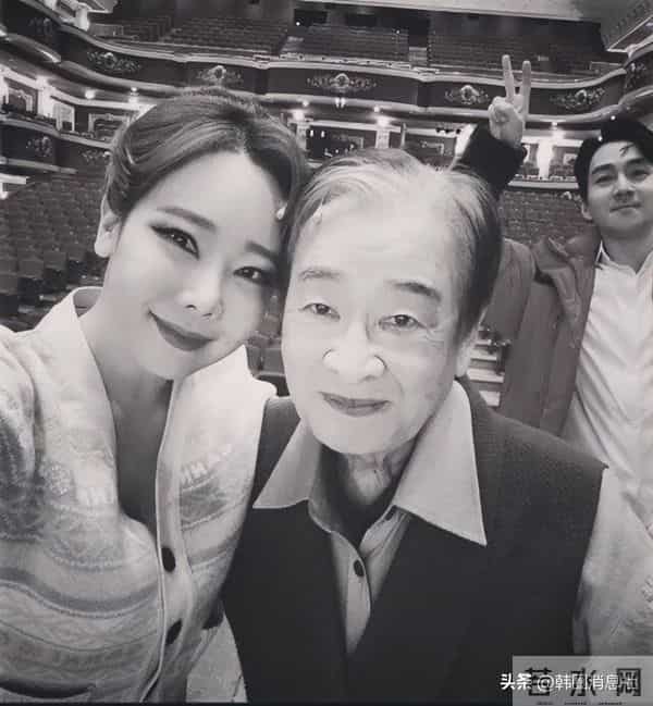 韩国老戏骨李顺载去世,娱乐圈齐追悼