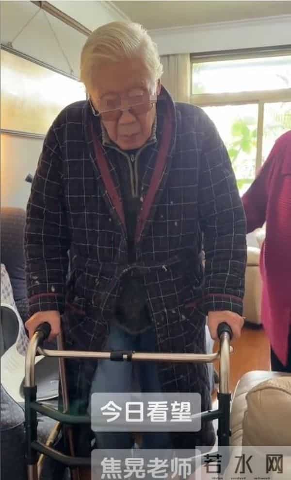 90岁焦晃现状堪忧:穿纸尿裤严重忘事,与小30岁妻子住无电梯顶层