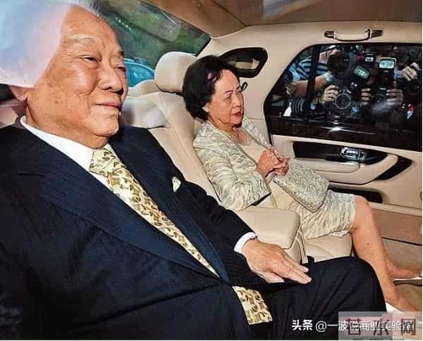 岁月从不败美人!李嘉欣与许晋亨十七载婚姻,诠释最美爱情模样