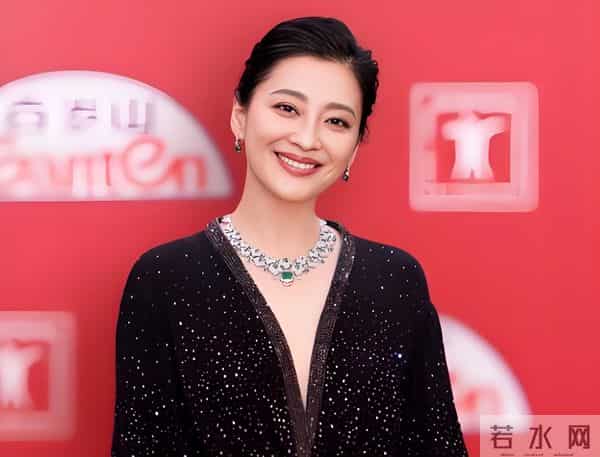 50岁梅婷再破“天花板”，这次，她让蒋欣和整个娱乐圈“沉默”了