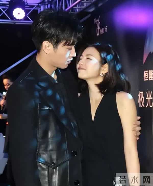 又要背锅了？离婚9个月，陈晓再次官宣喜讯，陈妍希被骂惨！