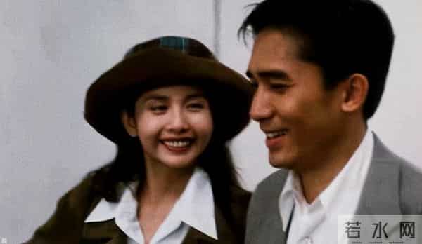 退圈多年,57岁邱淑贞最新亮相打扮精致,携老公参加婚礼,和梁朝伟刘嘉玲合影