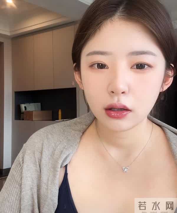 26岁黄一鸣官宣恋情,男友出手大方不是富二代,难怪送女儿回老家