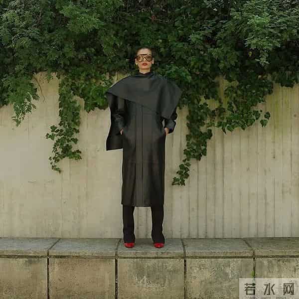 老钱风全面升级!“高净值穿搭”才是今秋顶流