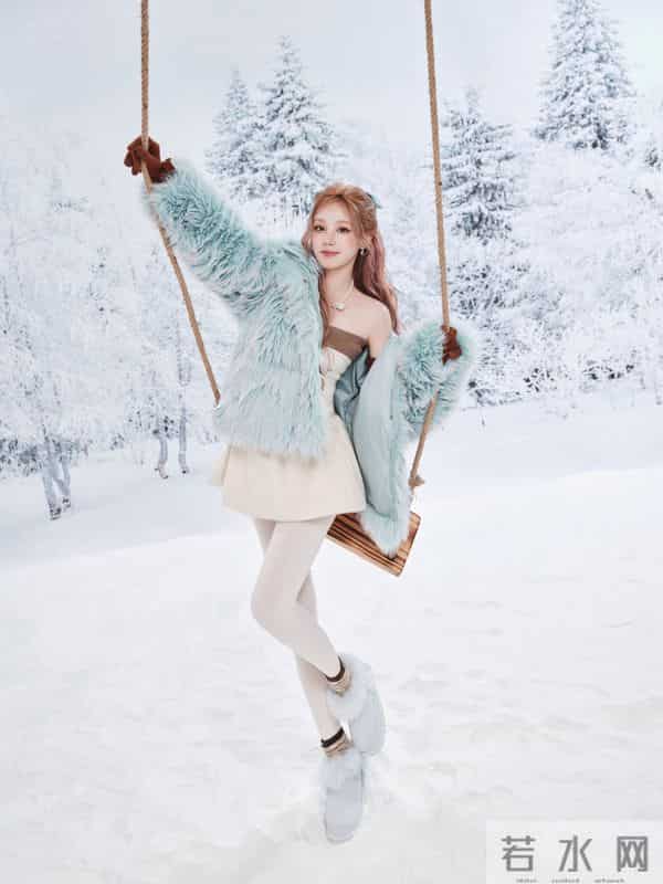 宋雨琦今日份写真，白色打底袜穿搭清纯绝美，像冰雪公主