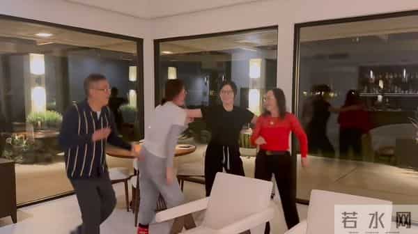 “邵氏第一美女”80大寿,儿子尹子维带徐冬冬赴美庆生 婆媳略生疏