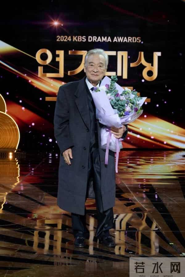 这一次，被李在明公开悼念的李顺载，让所有人看到了他的江湖地位