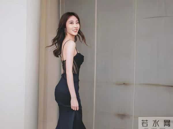 TVB外景主持莫名停工,前任揭丑闻,两人彻底撕破脸面。