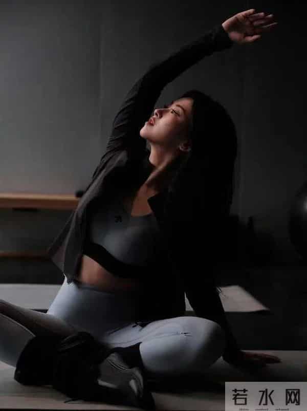 朱珠健身穿搭，这身材真让人羡慕