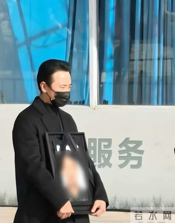 吃相难看！罗晋父亲去世仅5天，令人恶心的事发生了，还不止一件