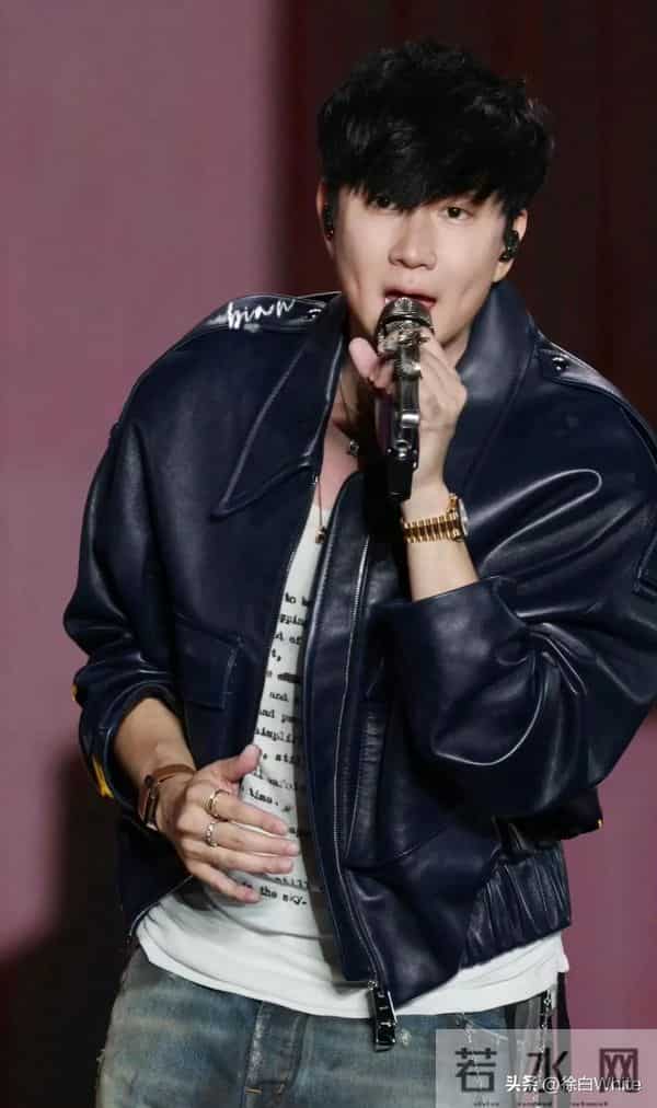 林俊杰发图文回应恋情，有人问他为何悄无声息地与某些人断绝来往