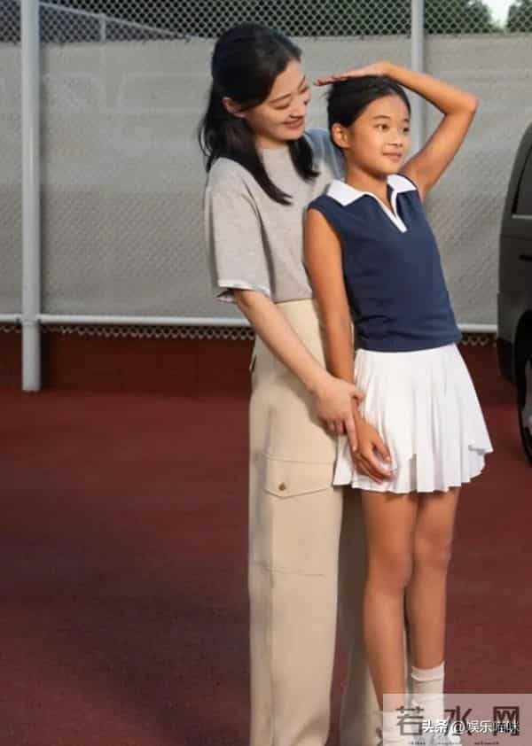 与丈夫一见钟情，结婚1年生个“明星”女儿，原来她才是人生赢家