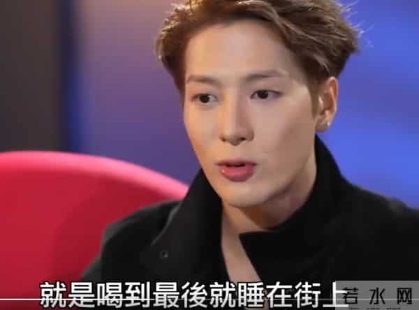 再多钱有什么用?31岁王嘉尔的现状,给所有年轻人提了个醒