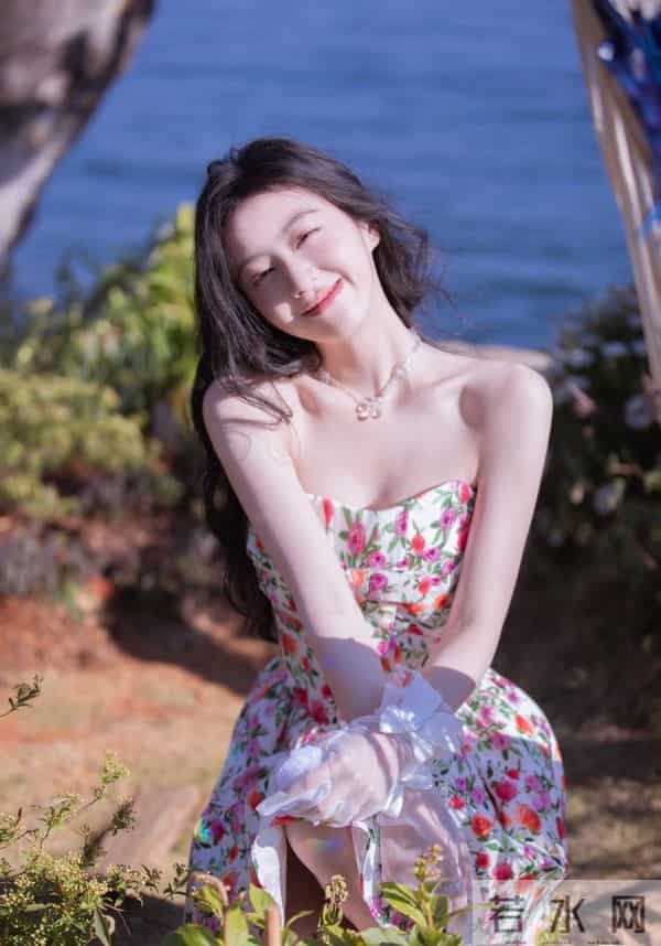 包上恩 抹胸短裙