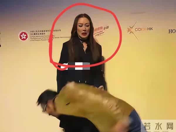 70岁任达华摔倒现场曝光！妻子冷眼旁现，28年恩爱夫妻人设崩塌？