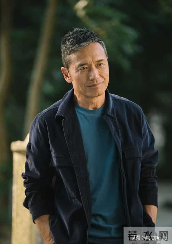 法拉利老了也是法拉利,花白头发、络腮胡,老而不衰的8位男星!