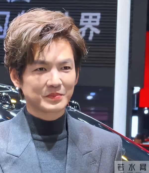 男神钟汉良面相大变,脸部僵硬姨味十足,下巴怪异,老到认不出