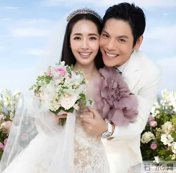 郭碧婷带俩娃逛街，生图嘴凸身材下垂一脸苦相，儿子倒地不起淘气