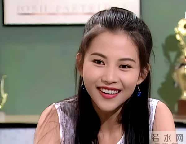 落地凤凰不如鸡？52岁蔡少芬为钱奔波瘦脱相，被王晶嘲讽不上进