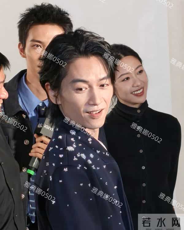 天啊,陈晓怎么瘦脱相了? 猛一看以为是朱一龙或魏晨差点没认出来