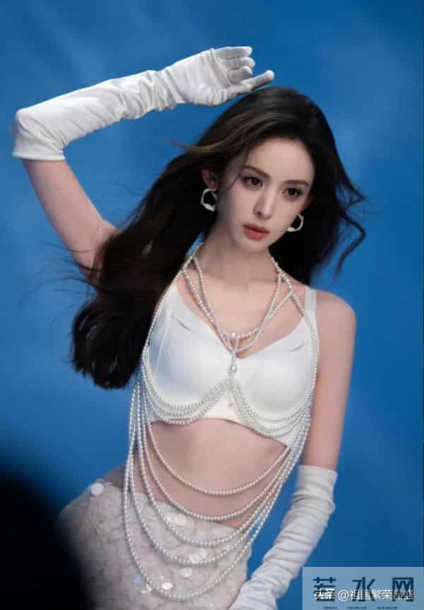 古力娜扎代言内衣照杀疯了，深藏不露啊