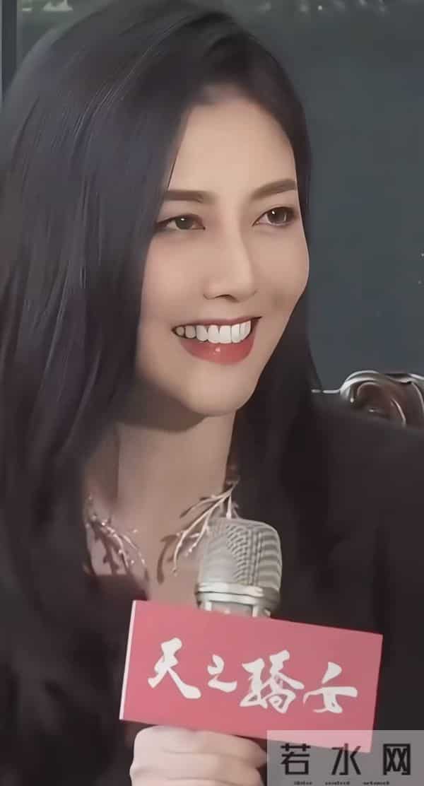 女神韩瑜年轻时感觉一般,老了反而更成熟性感有魅力了