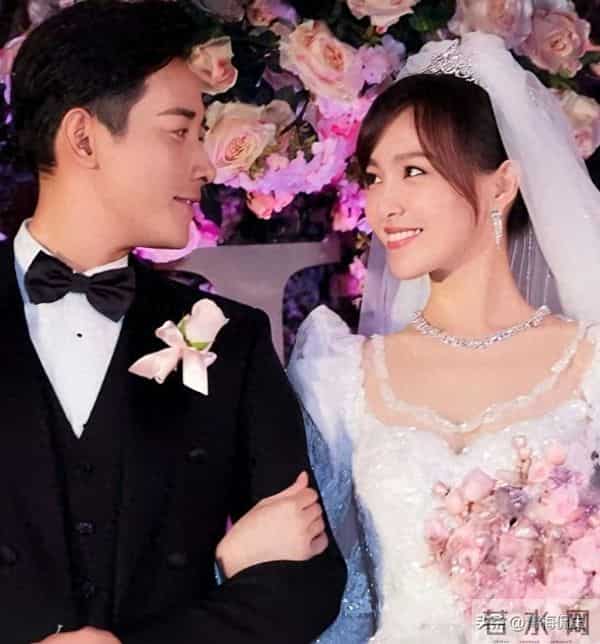 葬礼第3天，唐嫣罗晋力破离婚传闻， 两人一起回家 生日安排太暖心