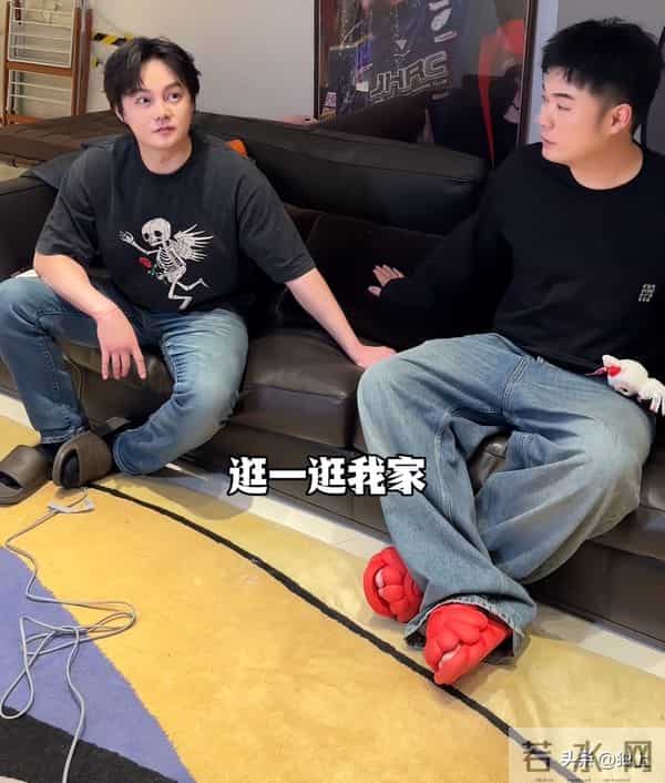 陈赫带尹正参观豪宅,房间到乱糟糟,“女助理”却人美声甜爱撒娇