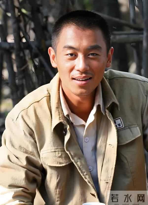 为何说朱亚文不是被郭德纲封杀,而是被他的狂妄“付出应有代价”