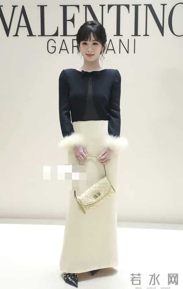 杨紫出席华伦天奴线下活动,韩式妆容让她有种豪门千金的既视感