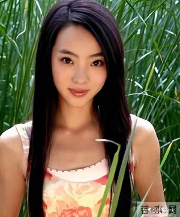 看破不说破，离开央视拼命赚钱的李思思，如今已走上了另一条道路