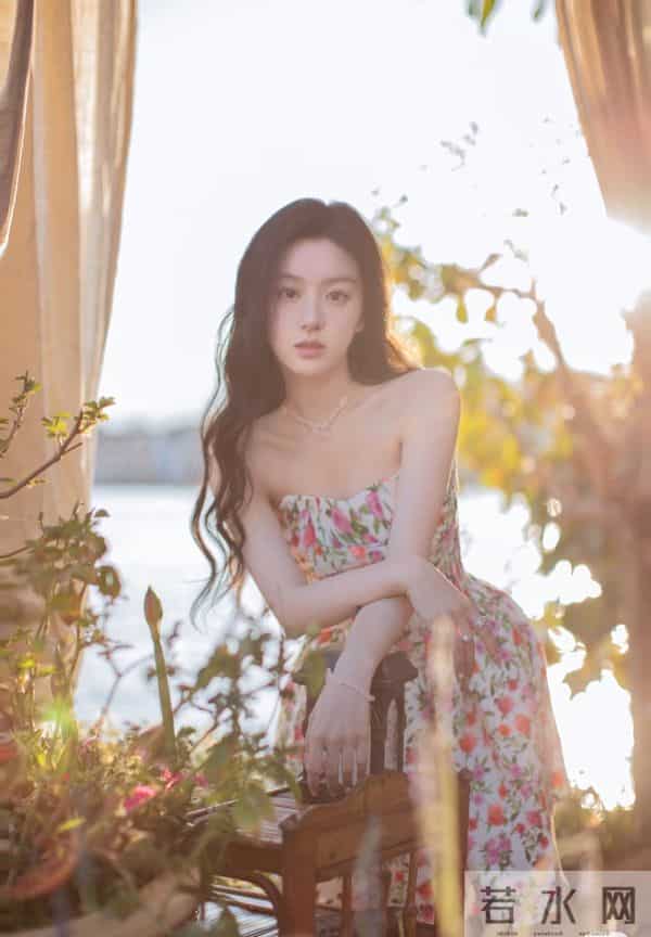 包上恩 抹胸短裙