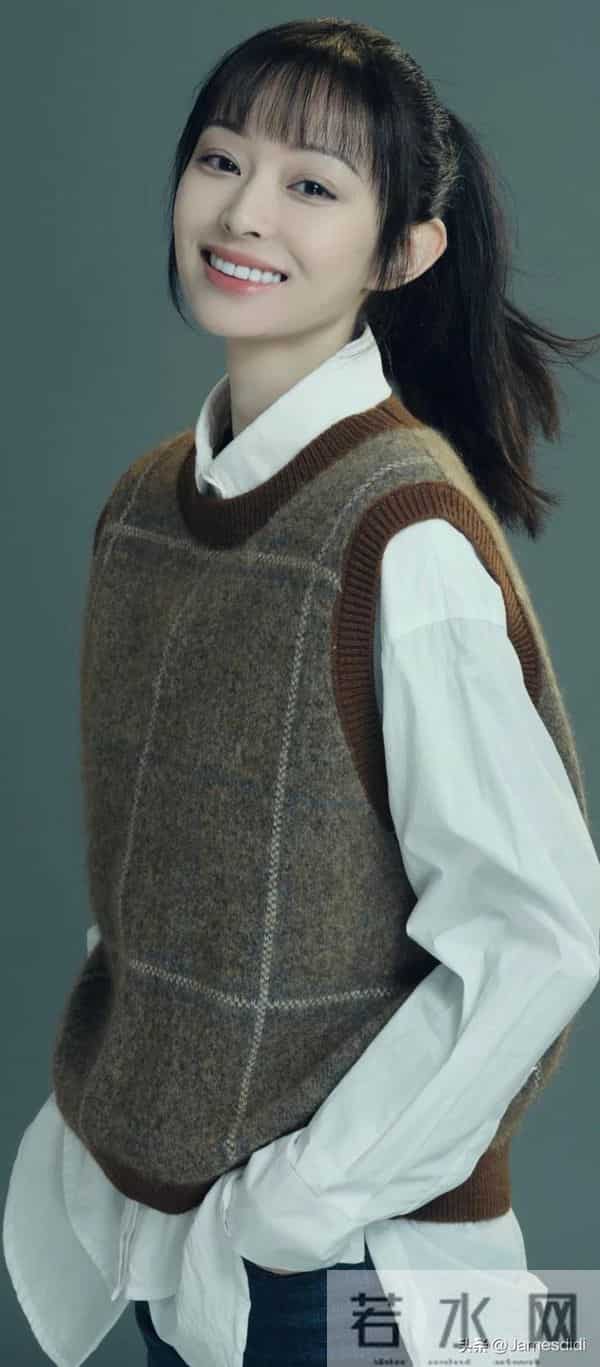 四川大学校花 盖玥希 172高挑身材和鲶鱼系高级脸搭配微凸厚唇 很美