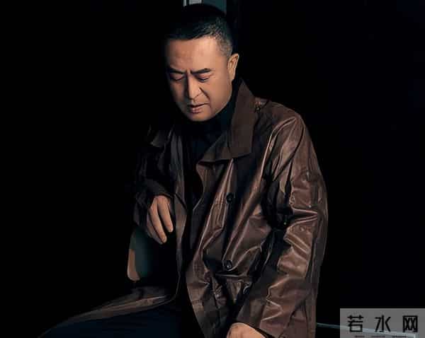 与王海燕离婚传闻真相大白1年,55岁张嘉益近况曝出,一点不意外