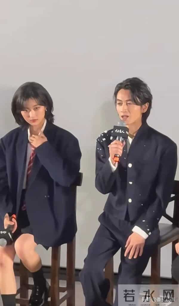 陈晓瘦成纸片人,宣传现场体力不支直喘粗气,看题板要眯眼驼背